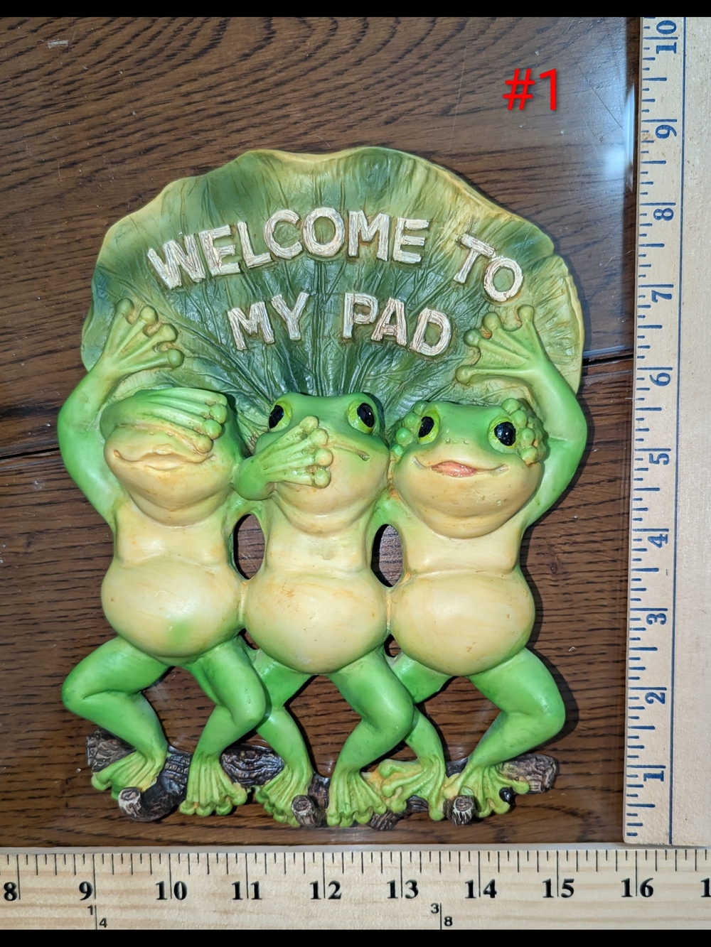 "Welcome To My Pad" Frog Keychain Holder - Picture 2 of 2